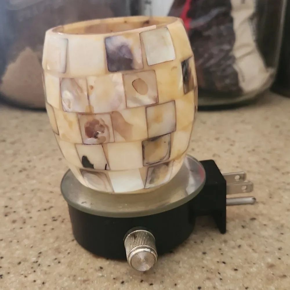 Capiz Shell NightLight - Picture 5 of 12